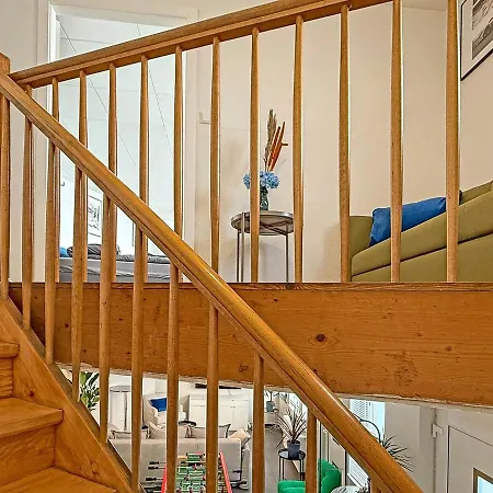 Central Stuttgart Group Duplex Sleeps 13 Games Ps5 Patio Casa de Férias *