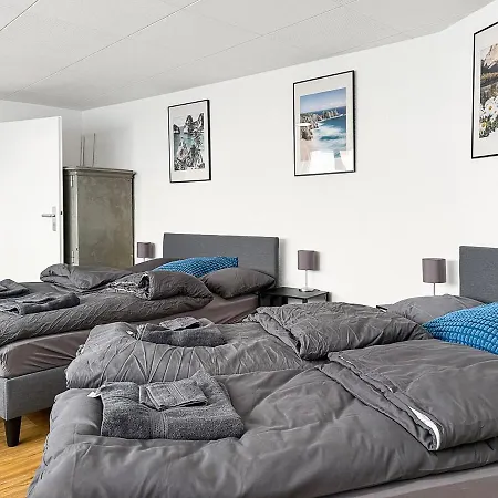 Casa de Férias Central Stuttgart Group Duplex Sleeps 13 Games Ps5 Patio *