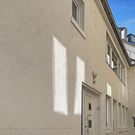 Zentr Gruppen-duplex 13 Schlafplaetze, Ps5, Spiele & Terrasse Στουτγκάρδη