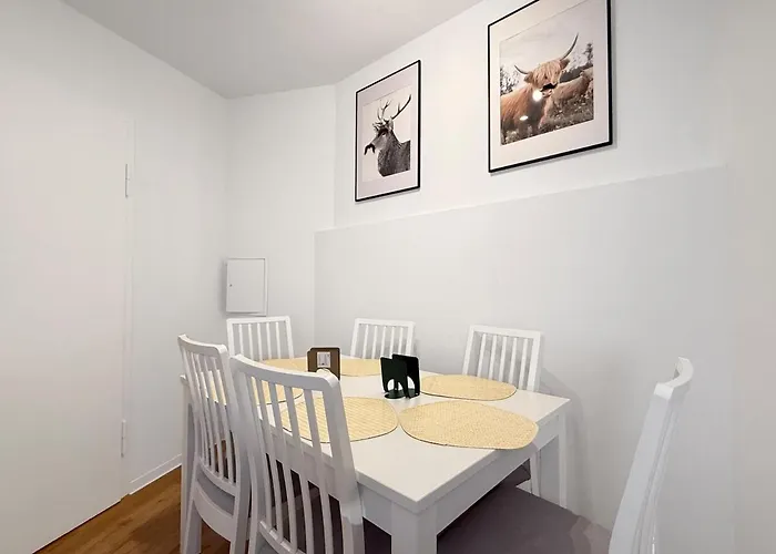 Zentr Gruppen-duplex 13 Schlafplaetze, Ps5, Spiele & Terrasse Semesterbostad