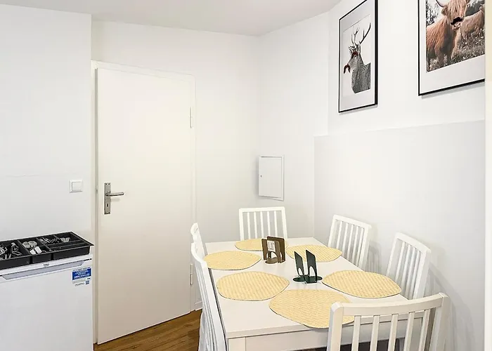 Semesterbostad Zentr Gruppen-duplex 13 Schlafplaetze, Ps5, Spiele & Terrasse