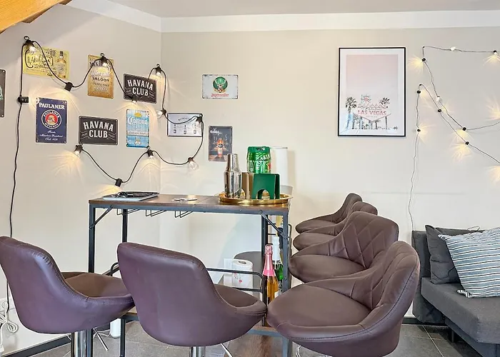 Zentr Gruppen-duplex 13 Schlafplaetze, Ps5, Spiele & Terrasse * Stuttgart