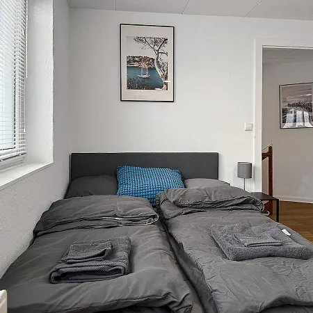 Zentr Gruppen-duplex 13 Schlafplaetze, Ps5, Spiele & Terrasse * Stuttgart